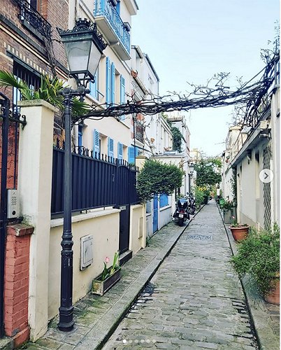 Villa des Tulipes, la rue la plus fleurie de Paris.